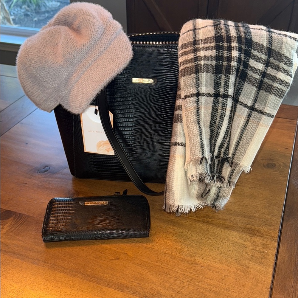 Elegant Black and Cream Women's Hat